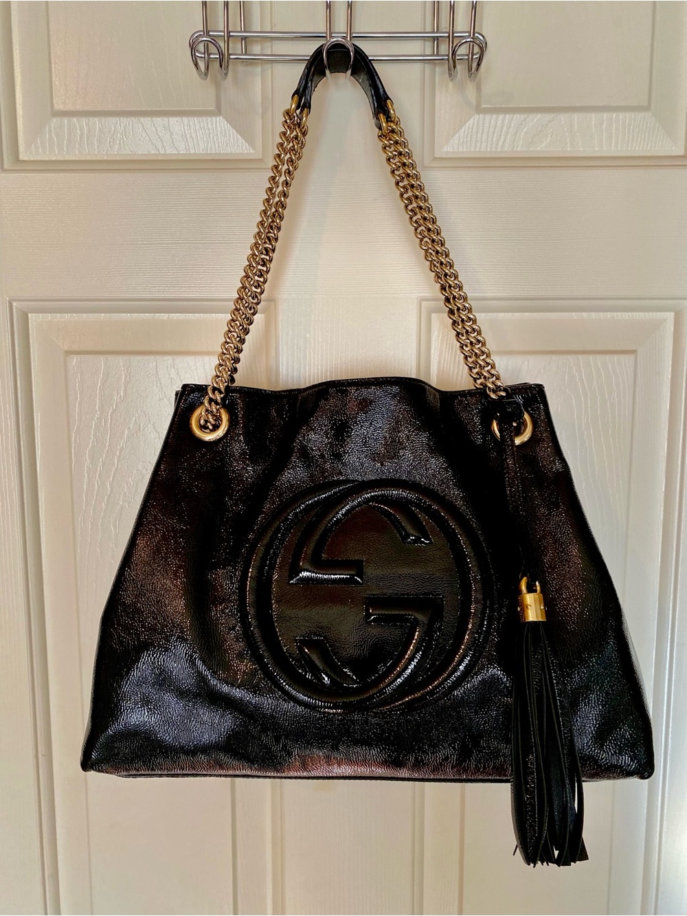 Gucci Black Patent Leather Shoulder Bag with Gold Chain Tassel - Picture 1 of 12